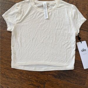 ALO Yoga Cream Ribbed Fitted Short Sleeve Tee